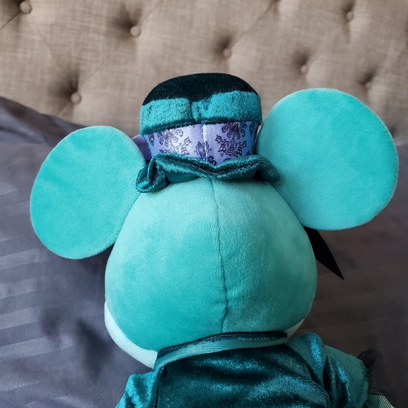 NWT Minnie Mouse Main Attraction Haunted Mansion Plush Series 10/12 Limited - Picture 5 of 7